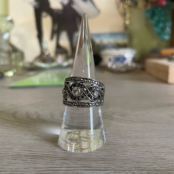 • Silver Malachite Ring • - Picture 4 of 15